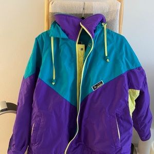Vintage 80’s windbreaker. Size medium, fleece lined.